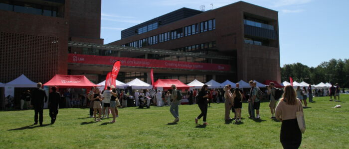 Oversiktsbilde 2 stands, senere på dagen